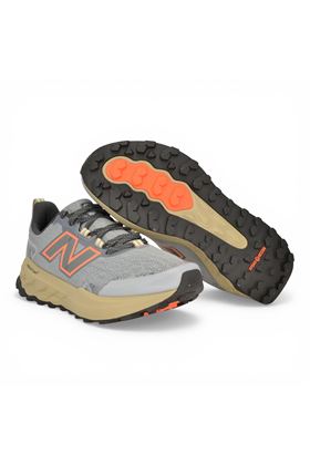 Sneaker uomo Nerw Balance Garo in tessuto tecnico colore grigio. NEW BALANCE | MGARO-9PA